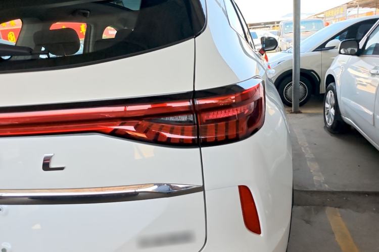 Used Haval H6 2024 1.5T Two-Wheel-Drive Classic Edition Right Rear Taillight