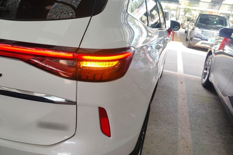 Used Haval H6 2024 1.5T Two-Wheel-Drive Classic Edition Right Rear Taillight