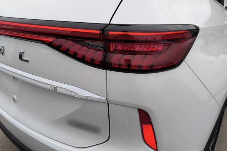 Used Haval H6 2024 1.5T Two-Wheel-Drive Classic Edition Right Rear Taillight