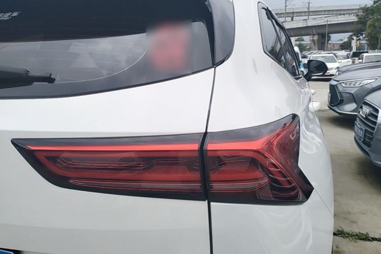 Used Haval H6 2024 1.5T Two-Wheel Drive Max Right Rear Taillight