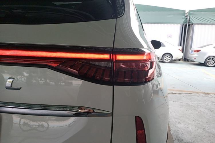 Used Haval H6 2024 1.5T Two-Wheel-Drive Classic Edition Right Rear Taillight