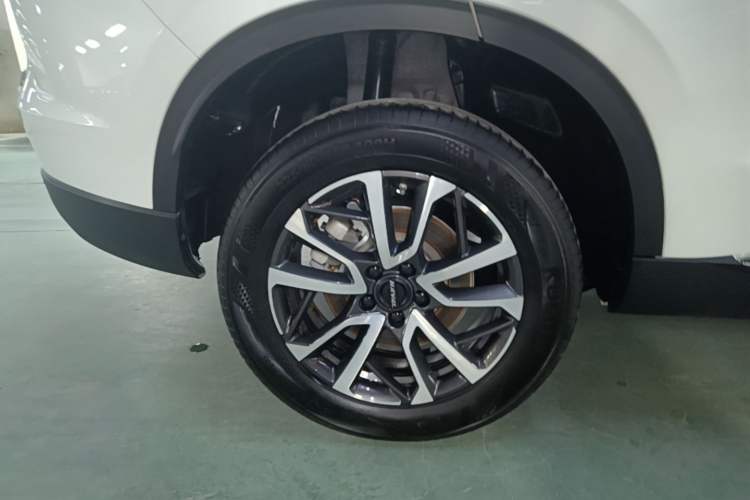 Used Haval H6 2024 1.5T Two-Wheel-Drive Classic Edition Right Rear Wheel Hub