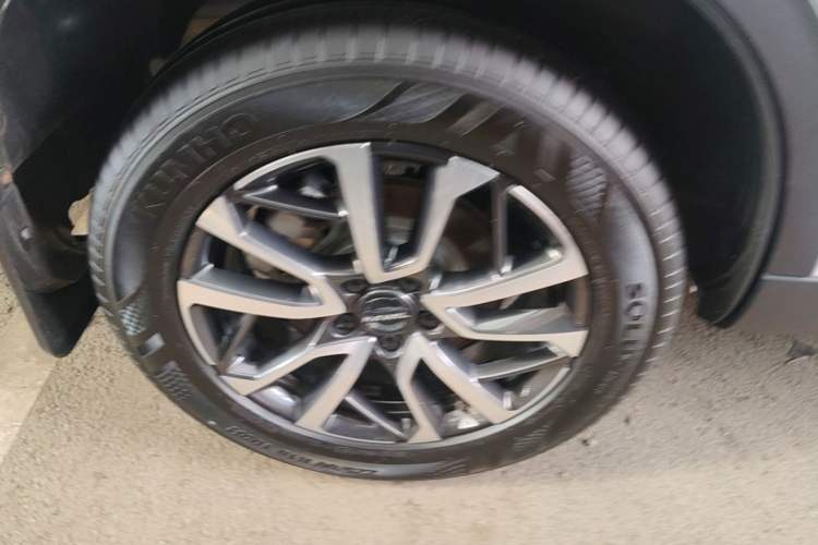 Used Haval H6 2024 1.5T Two-Wheel-Drive Classic Edition Right Rear Wheel Hub