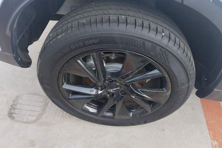 Used Haval H6 2024 1.5T Two-Wheel Drive Ultra Right Rear Wheel Hub