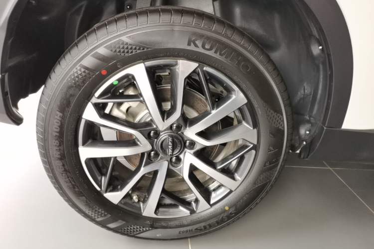 Used Haval H6 2024 1.5T Two-Wheel-Drive Classic Edition Right Rear Wheel Hub