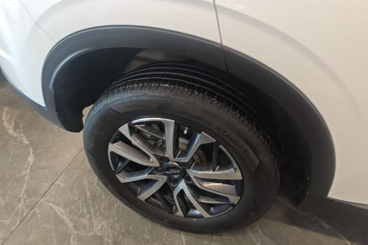 Used Haval H6 2024 1.5T Two-Wheel-Drive Classic Edition Right Rear Wheel Hub