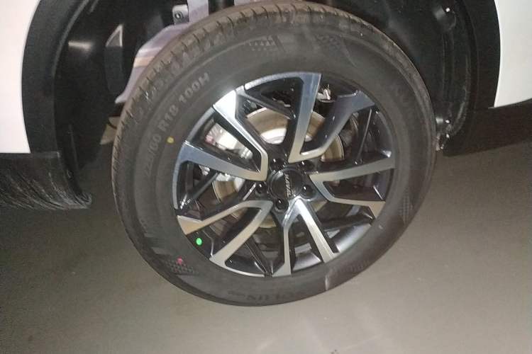 Used Haval H6 2024 1.5T Two-Wheel-Drive Classic Edition Right Rear Wheel Hub