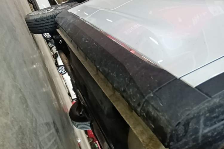 Used Haval H6 2024 1.5T Two-Wheel-Drive Classic Edition Right Side Sill