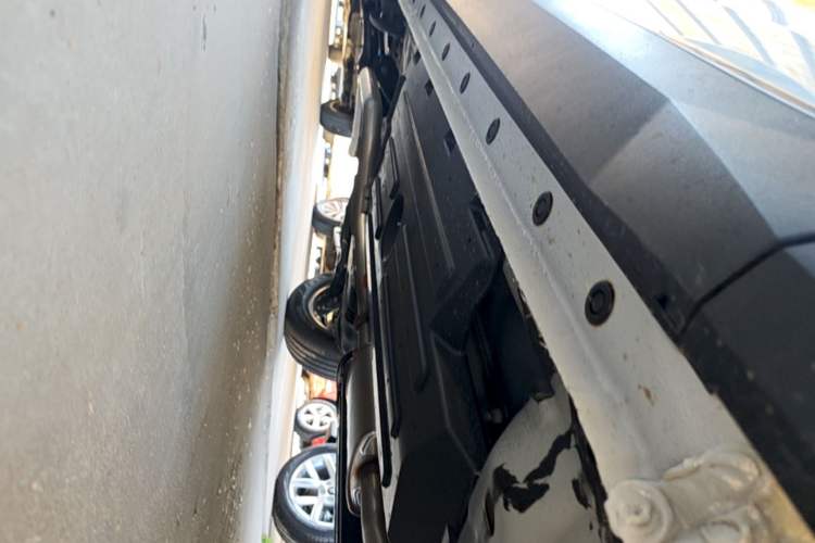 Used Haval H6 2024 1.5T Two-Wheel-Drive Classic Edition Right Side Sill