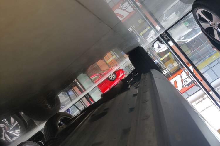 Used Haval H6 2024 2.0T Two-Wheel Drive Max Right Side Sill