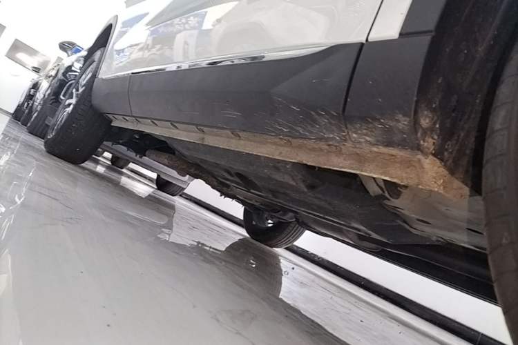 Used Haval H6 2024 1.5T Two-Wheel-Drive Classic Edition Right Side Sill