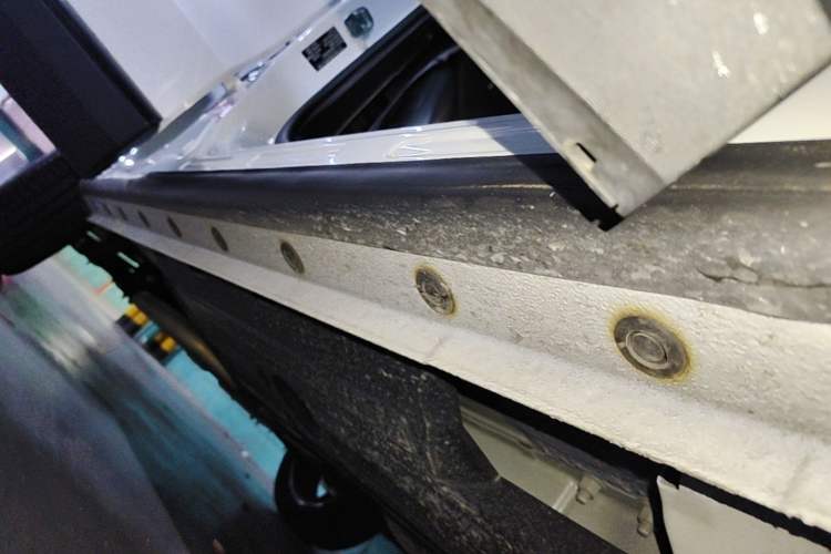 Used Haval H6 2024 1.5T Two-Wheel Drive Ultra Right Side Sill