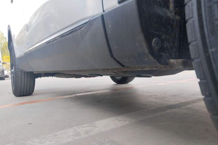 Used Haval H6 2024 1.5T Two-Wheel Drive Ultra Right Side Sill
