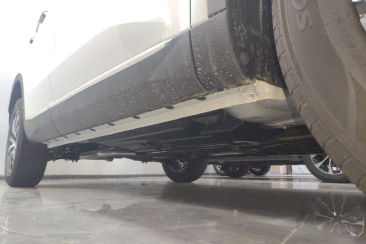 Used Haval H6 2024 1.5T Two-Wheel-Drive Classic Edition Right Side Sill