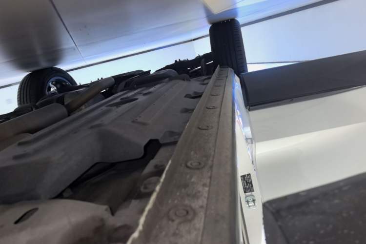 Used Haval H6 2024 2.0T All-Wheel Drive Max Right Side Sill