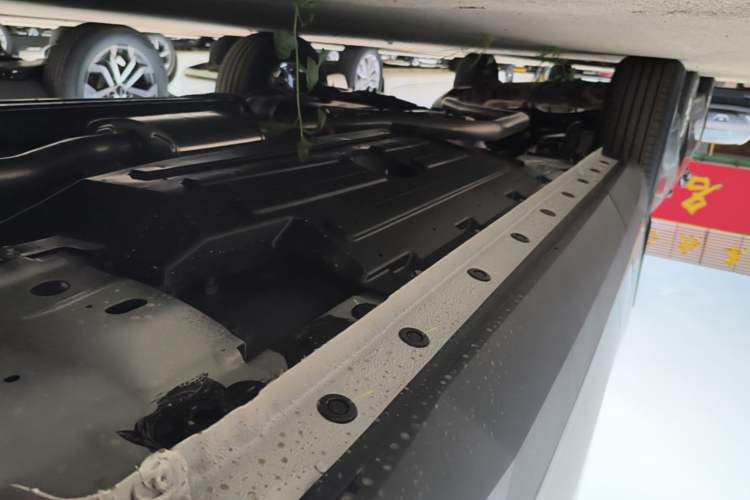Used Haval H6 2024 1.5T Two-Wheel-Drive Classic Edition Right Side Sill