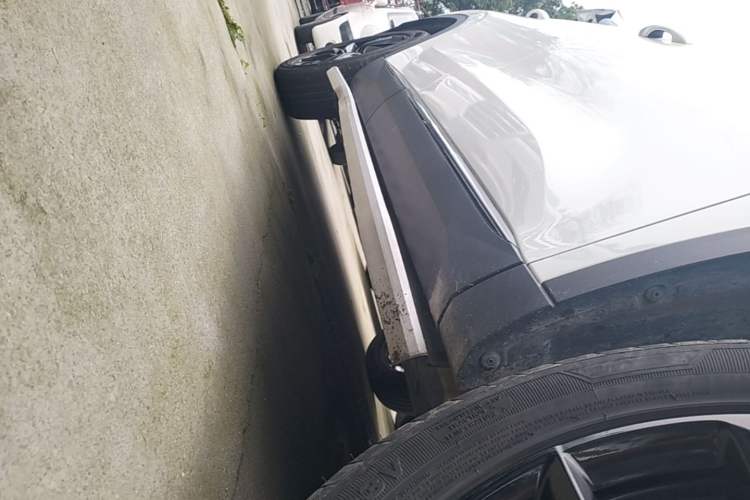 Used Haval H6 2024 1.5T Two-Wheel Drive Max Right Side Sill