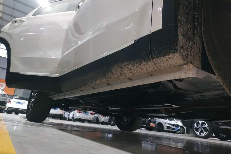Used Haval H6 2024 1.5T Two-Wheel-Drive Classic Edition Right Side Sill