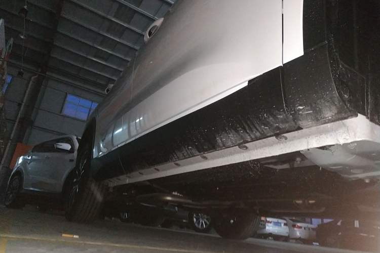 Used Haval H6 2024 1.5T Two-Wheel-Drive Classic Edition Right Side Sill