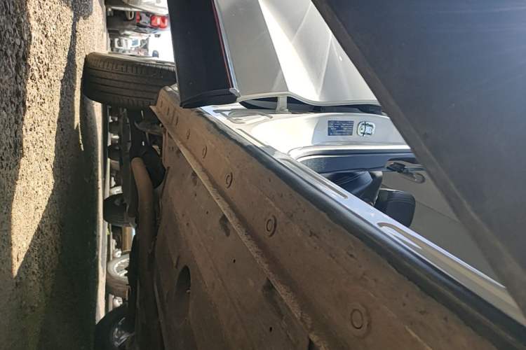 Used Haval H6 2024 1.5T Two-Wheel-Drive Classic Edition Right Side Sill