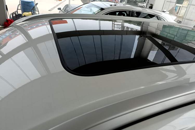 Used Haval H6 2024 1.5T Two-Wheel-Drive Classic Edition Roof