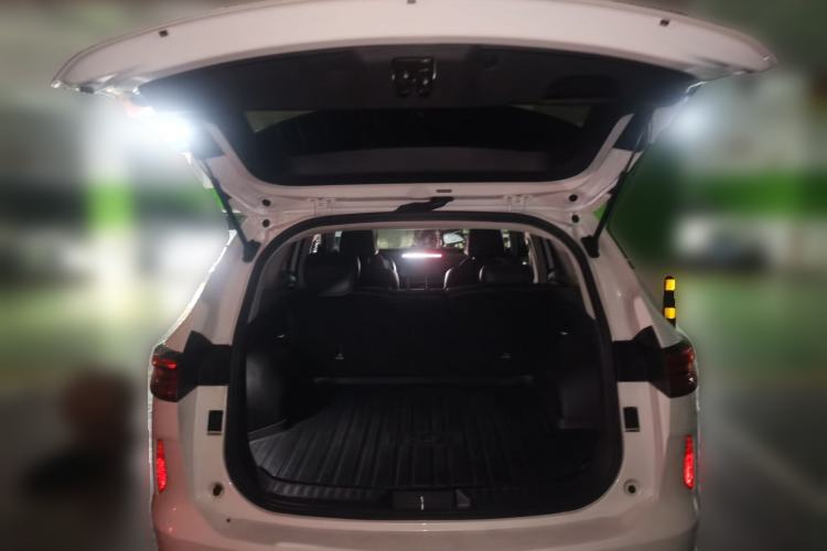 Used Haval H6 2024 1.5T Two-Wheel-Drive Classic Edition Trunk