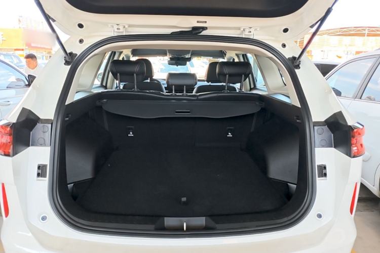 Used Haval H6 2024 1.5T Two-Wheel-Drive Classic Edition Trunk