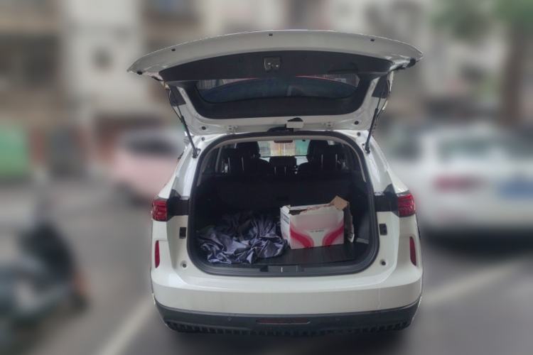 Used Haval H6 2024 1.5T Two-Wheel-Drive Classic Edition Trunk