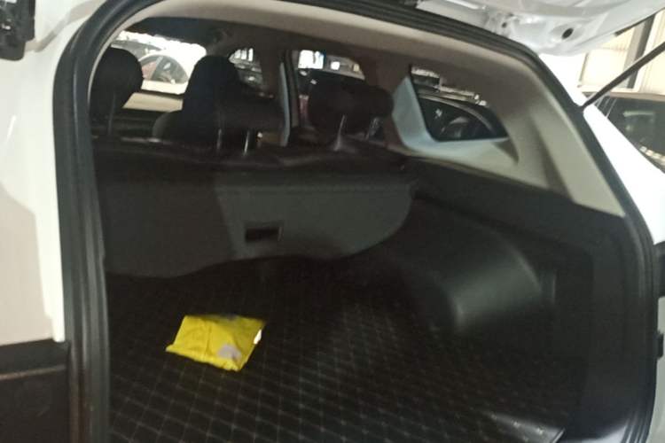 Used Haval H6 2024 1.5T Two-Wheel-Drive Classic Edition Trunk