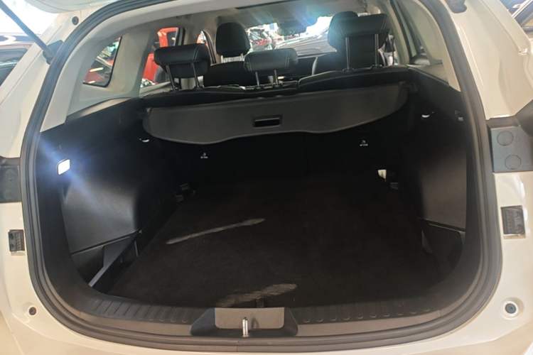Used Haval H6 2024 1.5T Two-Wheel-Drive Classic Edition Trunk