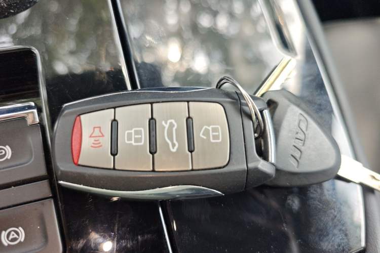 Used Haval H6 2024 1.5T Two-Wheel-Drive Classic Edition Vehicle Key