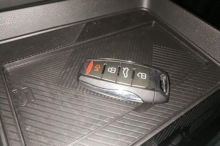 Used Haval H6 2024 1.5T Two-Wheel-Drive Classic Edition Vehicle Key