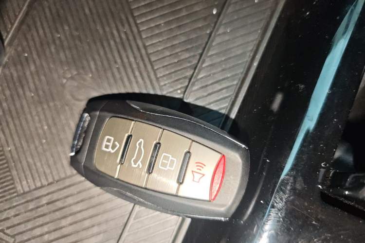 Used Haval H6 2024 1.5T Two-Wheel-Drive Classic Edition Vehicle Key