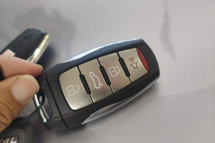 Used Haval H6 2024 1.5T Two-Wheel-Drive Classic Edition Vehicle Key