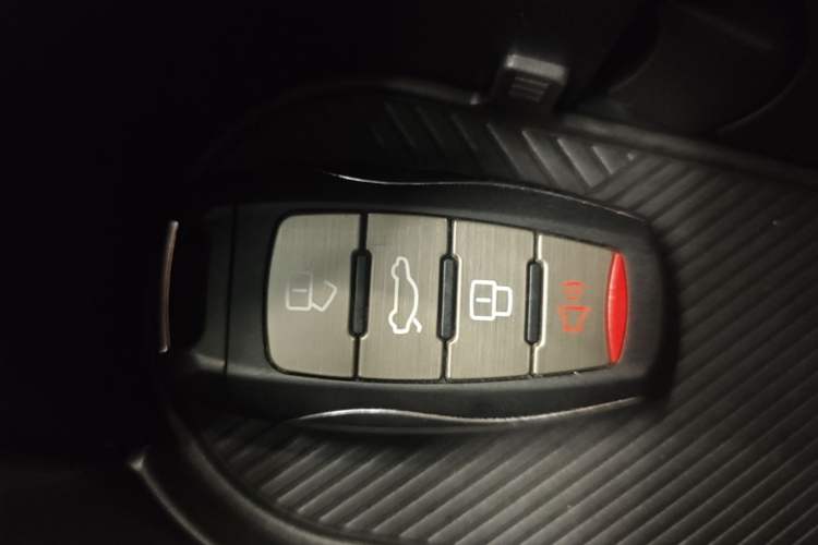 Used Haval H6 2024 1.5T Two-Wheel-Drive Classic Edition Vehicle Key