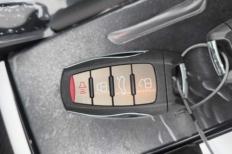 Used Haval H6 2024 1.5T Two-Wheel-Drive Classic Edition Vehicle Key