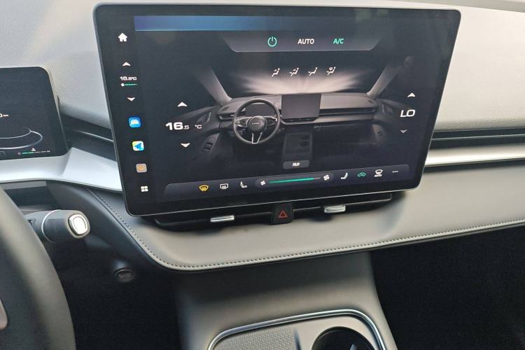 Used Haval H6 2024 1.5T Two-Wheel Drive Ultra Audio And AC Panel