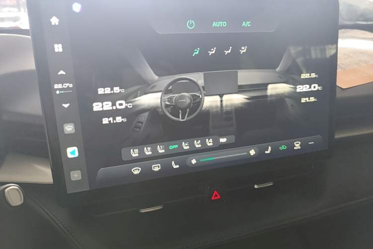 Used Haval H6 2024 1.5T Two-Wheel Drive Ultra Audio And AC Panel