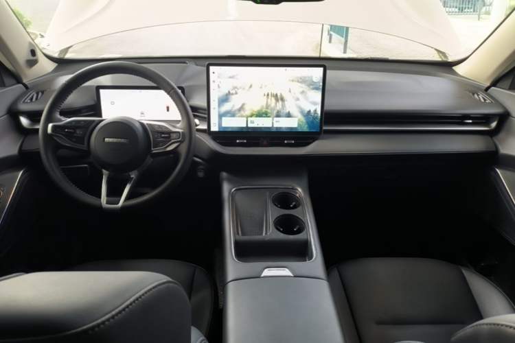 Used Haval H6 2024 1.5T Two-Wheel Drive Ultra Center Console