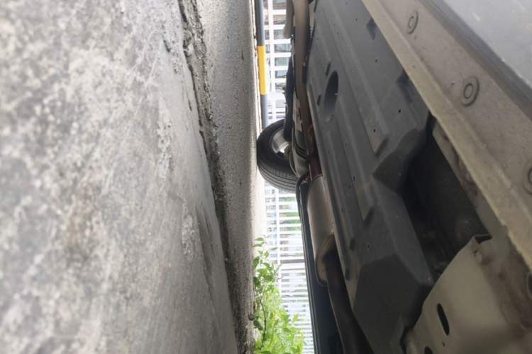Used Haval H6 2024 1.5T Two-Wheel Drive Ultra Chassis Front Right