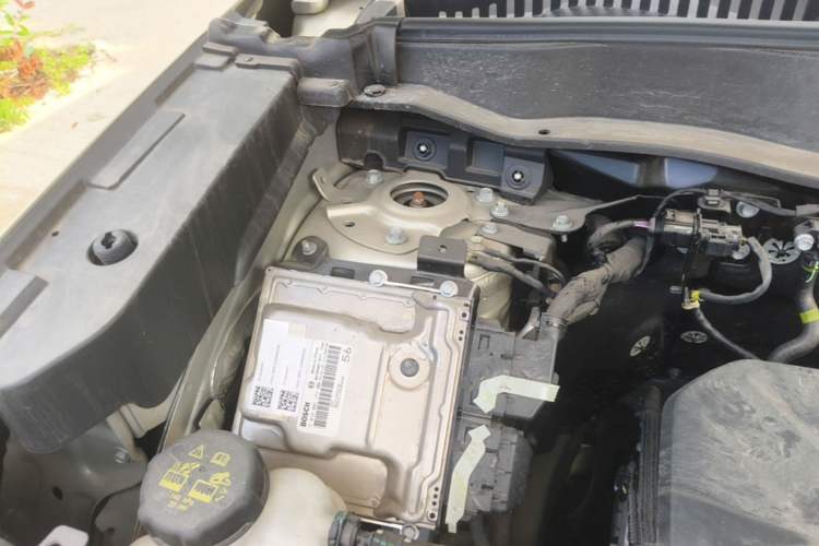 Used Haval H6 2024 1.5T Two-Wheel Drive Ultra Engine Bay Right