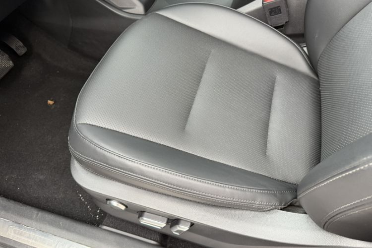 Used Haval H6 2024 1.5T Two-Wheel Drive Ultra Interior 8