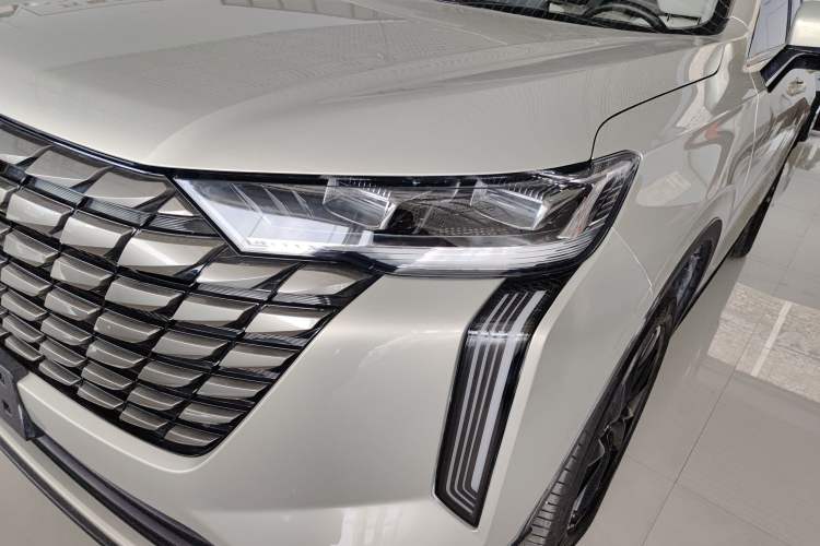 Used Haval H6 2024 1.5T Two-Wheel Drive Ultra Left Front Headlight