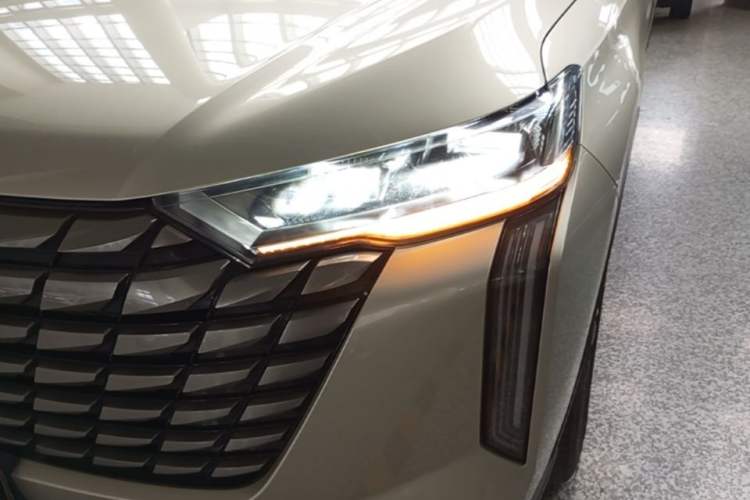 Used Haval H6 2024 1.5T Two-Wheel Drive Ultra Left Front Headlight