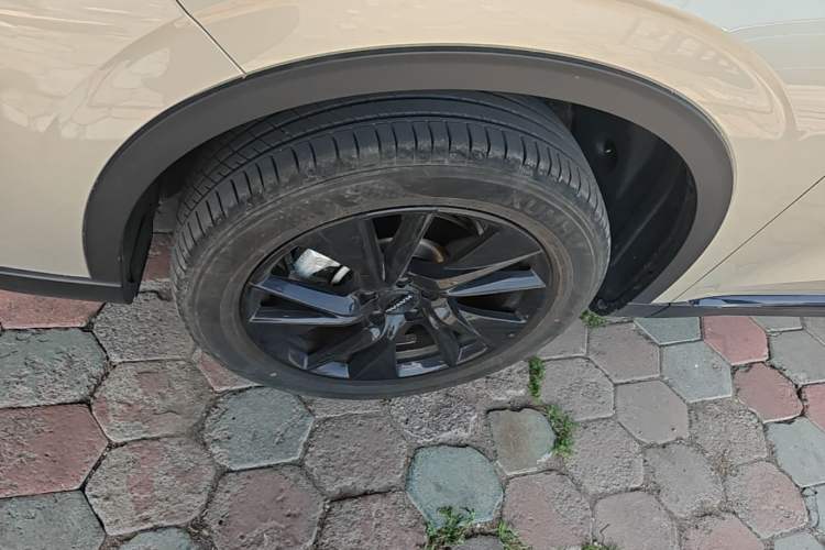 Used Haval H6 2024 1.5T Two-Wheel Drive Ultra Left Front Wheel Hub