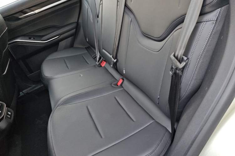 Used Haval H6 2024 1.5T Two-Wheel Drive Ultra Left Rear Seat