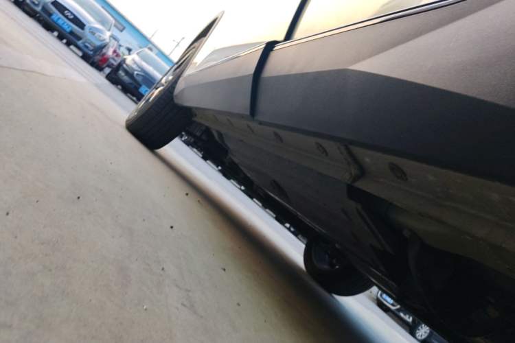 Used Haval H6 2024 1.5T Two-Wheel Drive Ultra Left Side Sill