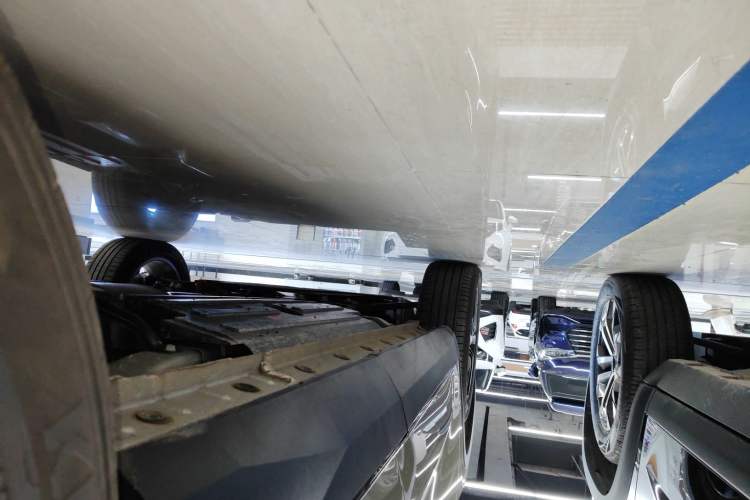 Used Haval H6 2024 1.5T Two-Wheel Drive Ultra Left Side Sill