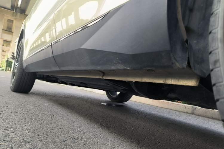 Used Haval H6 2024 1.5T Two-Wheel Drive Ultra Left Side Sill