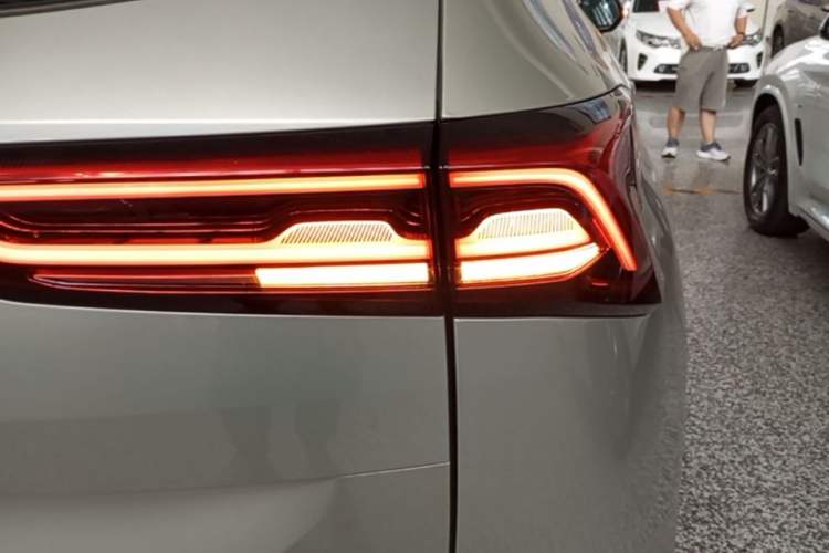 Used Haval H6 2024 1.5T Two-Wheel Drive Ultra Right Rear Taillight